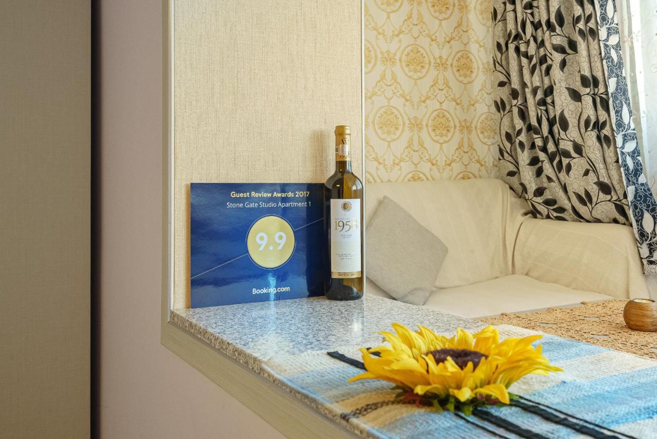 Stone Gate Apartment #1 بوخارست المظهر الخارجي الصورة